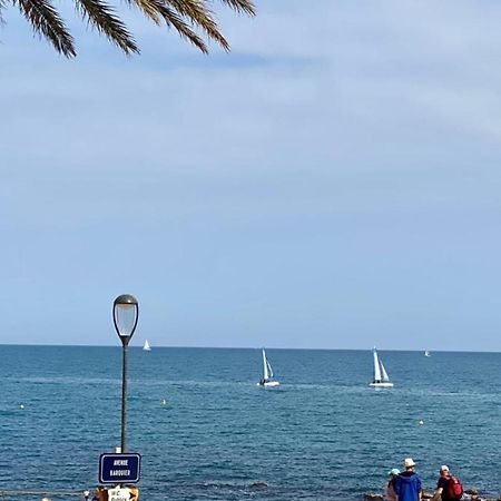 Fully Equipped Beachfront Studio In The Heart Of The City Center Bd Leclerc Antibes Bagian luar foto