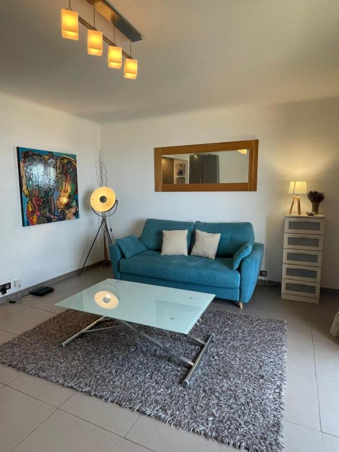 Fully Equipped Beachfront Studio In The Heart Of The City Center Bd Leclerc Antibes Bagian luar foto